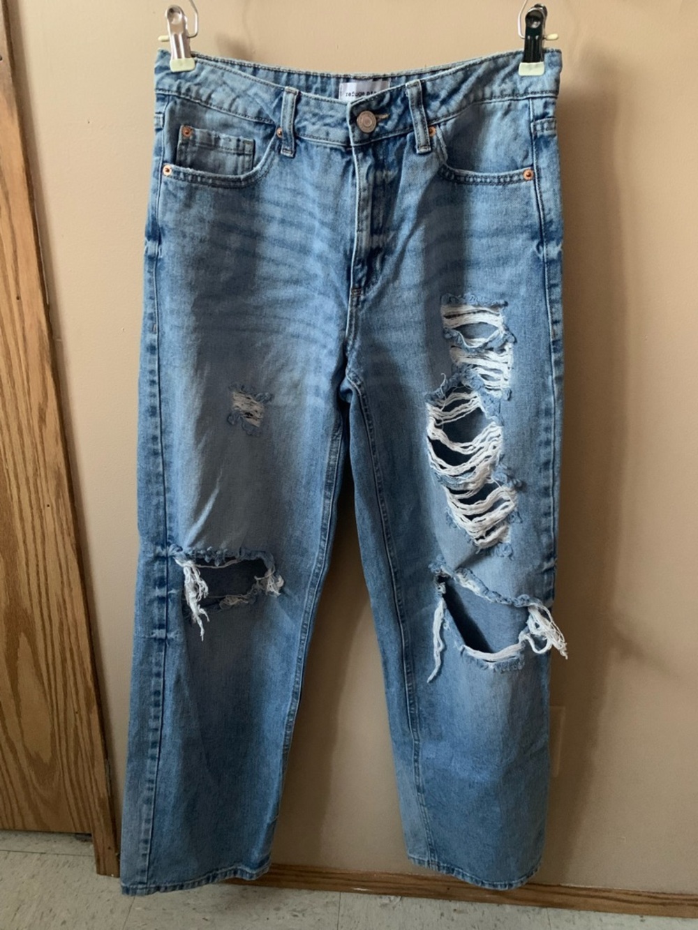 Distressed Light Blue Women's Ripped Jeans